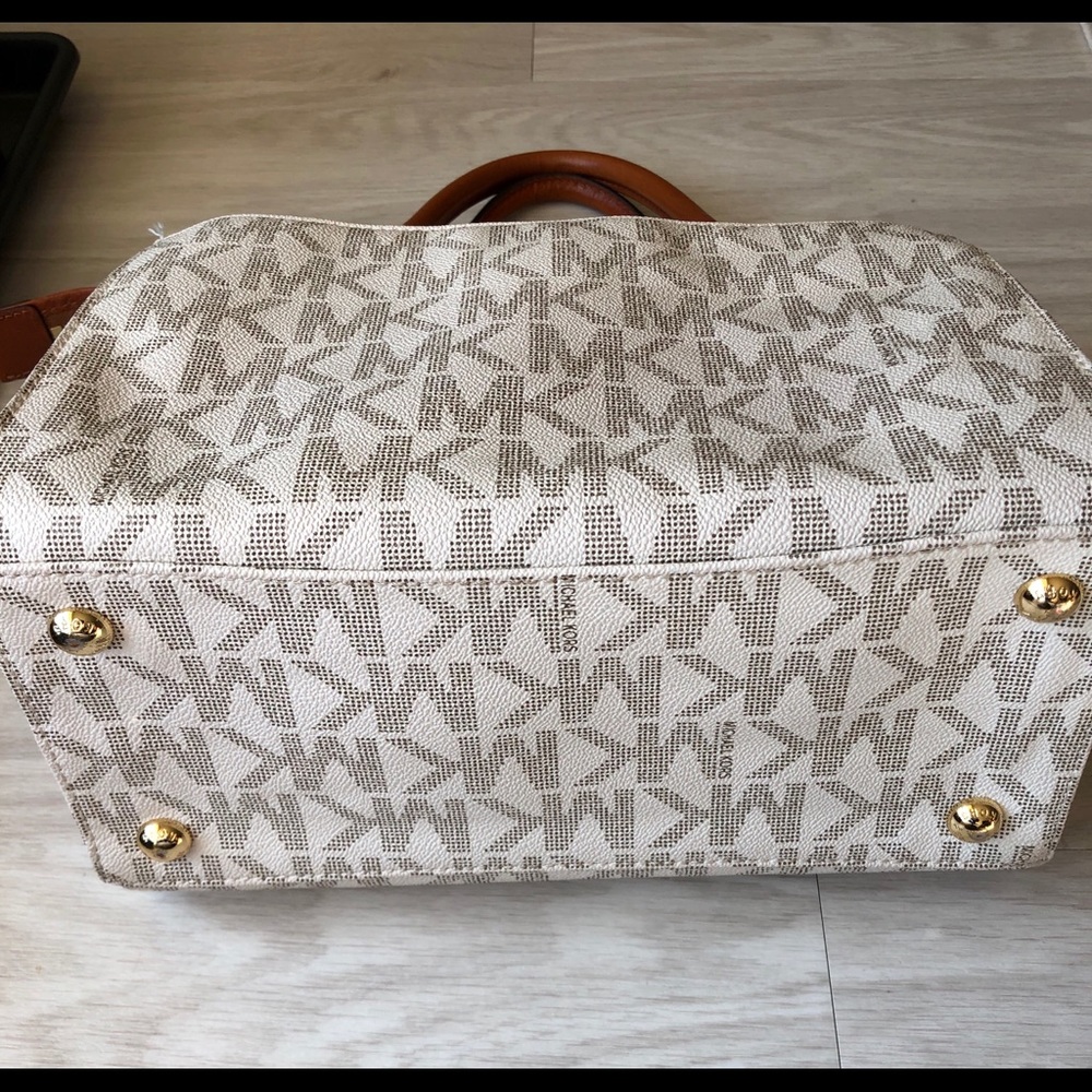 MICHAEL KORS Hudson Large Signature PVC Satchel - Picture 3 of 8